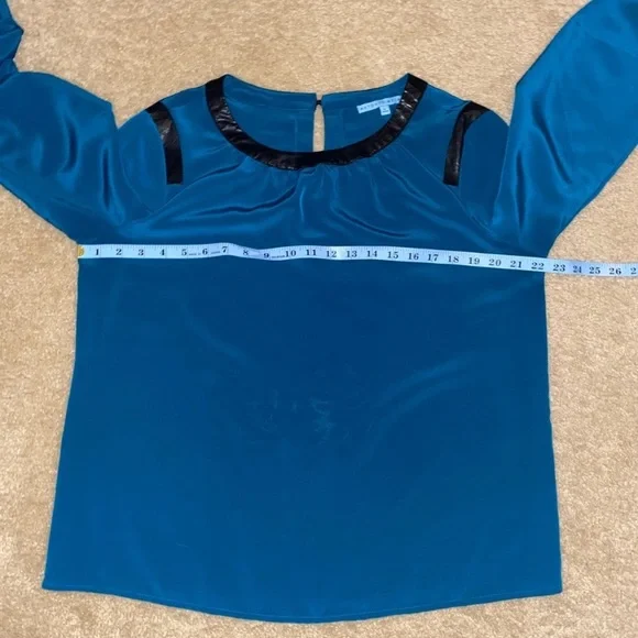 ▪️Antonio Melani Leather Trim Accent Top▪️ - Picture 8 of 11